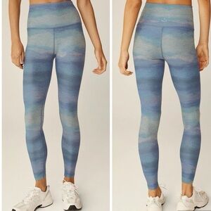 Beyond Yoga SoftMark High Waisted Midi Legging in Watercolor Waves | Size M